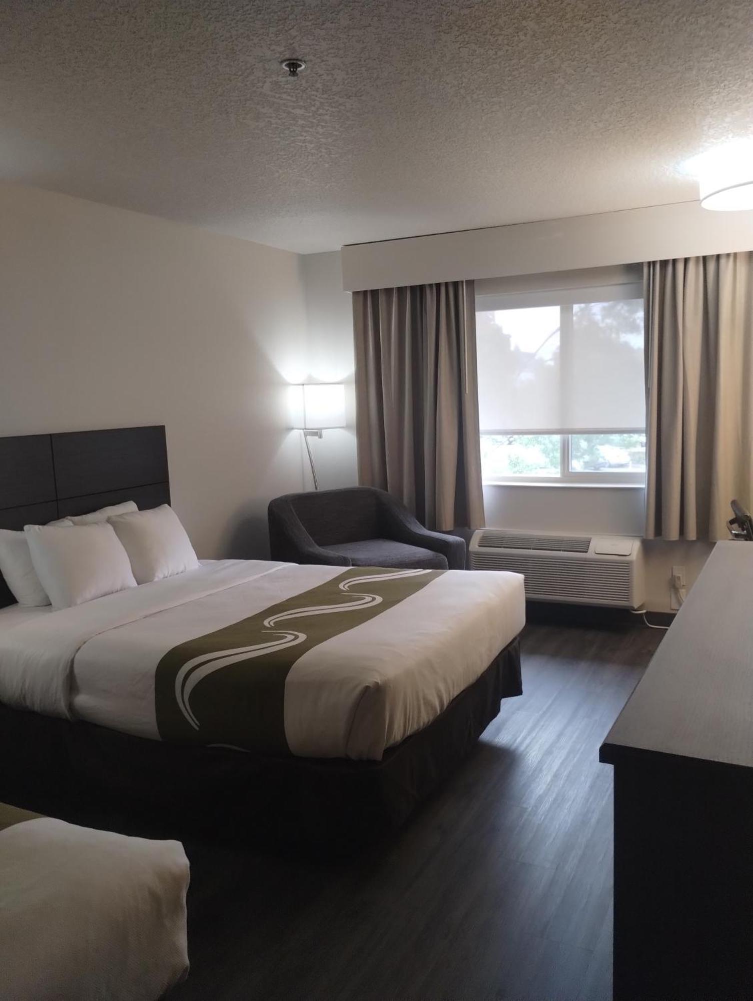 Quality Inn & Suites Wilsonville Exterior foto